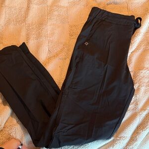 FIGS ankle pant